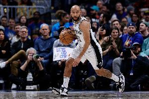 Shams：麥克勞林同意以1年300萬美元的合同重回馬刺