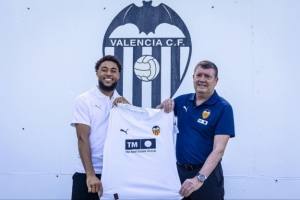 丹朱馬：希望瓦倫球迷喜歡看我踢球，想盡快在比賽中展示我的實(shí)力