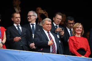 時(shí)間緊迫！馬卡：西甲開賽在即巴薩7人未注冊(cè)&諾坎普工程未完成