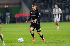 德天空：西漢姆正計(jì)劃在關(guān)窗前簽下不萊梅中場(chǎng)施密德，談判進(jìn)行中