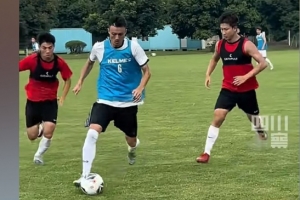 卷起來了！“川超”成都隊今日與成都蓉城B隊進行了熱身賽