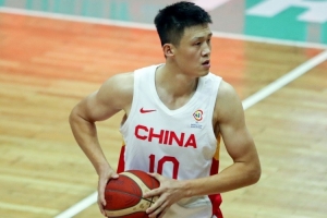 誰(shuí)最被低估？趙繼偉：周鵬做了很多臟活累活 攻防兩端很有代表性