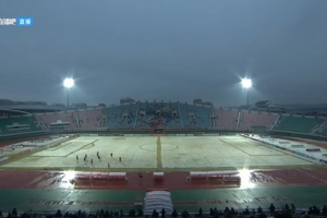 冰天雪地！延邊龍鼎主場積雪嚴(yán)重，草坪都被染成了白色