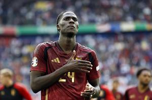 外媒：阿馬杜·奧納納買不到47碼球鞋，比利時足協(xié)員工坐飛機送