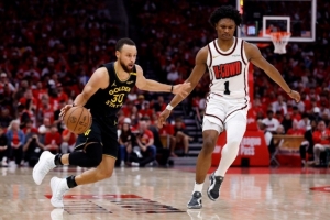 周三競彩籃球強(qiáng)檔：火箭防守穩(wěn)健 勇士庫里神勇