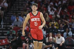 徐靜雨：謝潑德有資格競爭火箭老大 庫里好好休養(yǎng)別像哈登一樣