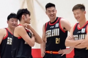 深圳男籃官拍日！全員喜劇人上線