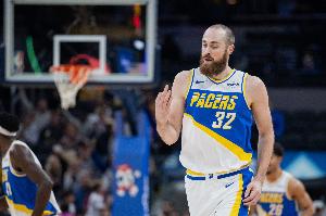 文班場均3.6封蓋&赫夫2.3封蓋！赫夫總蓋帽第1&出場時間少于文班