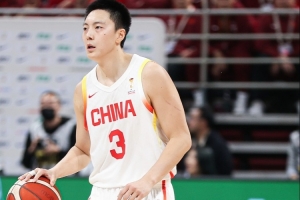 媒體人：胡明軒是正值當(dāng)打之年的全明星后衛(wèi) 怎么會低迷成這樣？