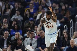 彈無虛發(fā)！哈里森·巴恩斯首節(jié)3記三分拿到10分1板3助