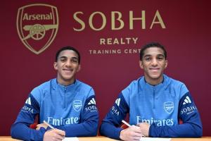 總價(jià)900萬！官方：阿森納簽厄瓜多爾16歲雙胞胎，2027年加盟球隊(duì)