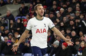 弗里德?tīng)枺荷嵛榈庐?dāng)初給了凱恩機(jī)會(huì)，而他也很快的取代了阿德巴約