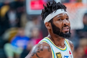 媒體人：北京男籃進(jìn)攻火力跟對手匹配不上 被動陷入慢節(jié)奏陣地戰(zhàn)