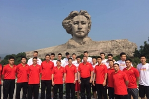 時隔10年再次造訪橘子洲！翟曉川曬舊照：2015-2025????