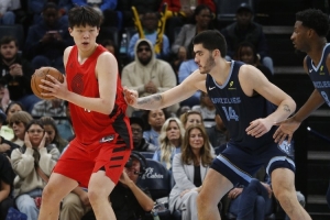 靜雨：瀚森今天單打媲美約基奇&恩比德 后續(xù)他應(yīng)該有10+分鐘時間