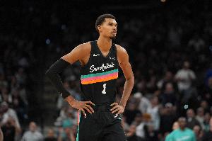 NBA杯1/4決賽打湖人！隊記：馬刺正在權(quán)衡是否讓文班在本場復(fù)出