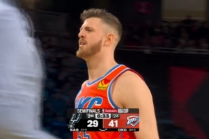 招牌絕技！哈滕弧頂接球 帶一步高拋空心命中打停馬刺