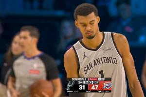 ??差別太明顯了！文班追到4分分差下場(chǎng) 回來的時(shí)候已經(jīng)差16分了