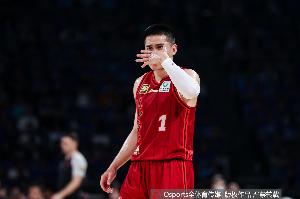 繼續(xù)火熱狀態(tài)！陳盈駿半場8中7&三分6中5砍下21分 首節(jié)12分