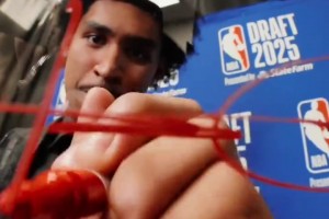 新賽季首發(fā)陣容【哈珀+卡布+文班+卡斯?fàn)??？怂埂慷嗾??