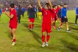 阿根廷球迷：我們有世界最好的足球代言人馬拉多納，現(xiàn)在有梅西！