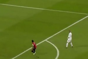 卡洛斯有沒有開掛？這個角球戰(zhàn)術(shù)一般人真來不了！