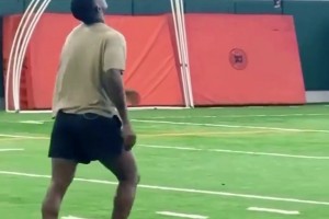 這球停的太絲滑了！梅努這個停球你打幾分