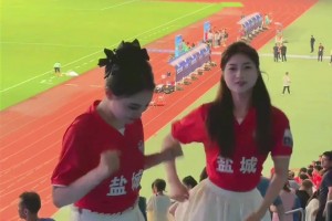 蘇超精彩的不止足球，還有會(huì)跳舞的小姐姐們??