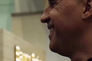 還記得克雷斯波當(dāng)年飄逸的長(zhǎng)發(fā)，而今當(dāng)了主教練后滿頭白發(fā)??