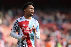 球員集錦:年紀(jì)比酋長球場(chǎng)還小!恩瓦內(nèi)里為何在一線隊(duì)有一席之地呢