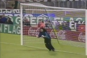 足壇史上最浪門將！瘋子門將伊基塔蝎子擺尾傳世之作！