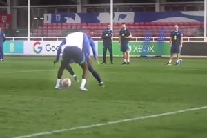 早日康復(fù)！新一代悲情英雄？麥迪遜此前訓(xùn)練展現(xiàn)的精湛控球！