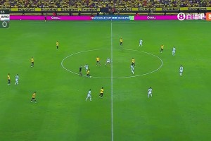 兩黃變一紅！億元先生凱塞多踩到岡薩雷斯被罰下，雙方十人作戰(zhàn)！