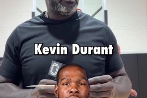 聽到目前比詹姆斯強(qiáng)的就折斷木棍！奧尼爾居然到最后才折？！