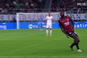 米蘭1-1遭扳平！德溫特禁區(qū)內(nèi)手球送點！夸德拉多主罰命中！