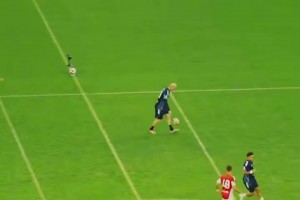 53歲齊達(dá)內(nèi)這腳下水平真降維打擊，現(xiàn)役皇馬球員有誰(shuí)能媲美嘛