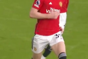 重溫小麥補(bǔ)時(shí)連進(jìn)兩球的絕殺，卡靈頓的孩子不會(huì)辜負(fù)夢(mèng)劇場(chǎng)