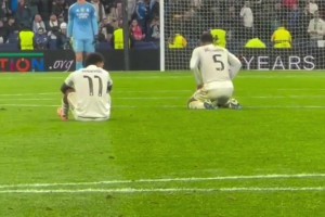 皇馬1:2遭曼城逆轉(zhuǎn)！終場哨響那一刻，貝林厄姆與羅德里戈的反應(yīng)